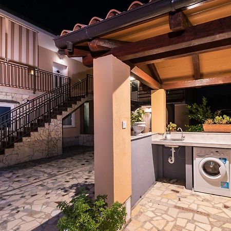 Apartments Kendel Fazana Exterior photo