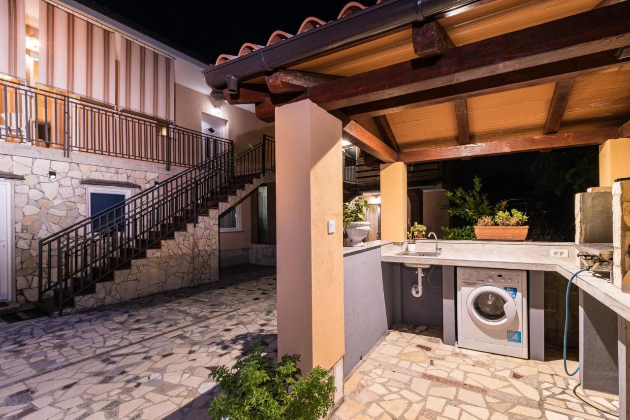 Apartments Kendel Fazana Exterior photo