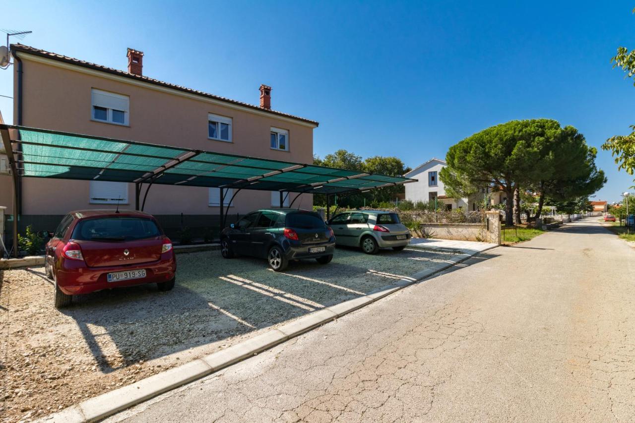Apartments Kendel Fazana Exterior photo